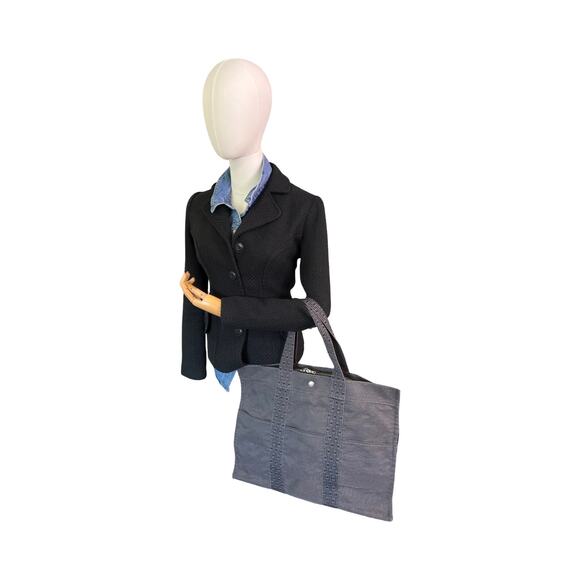 Hermès Herline Tote GM Gray Canvas Bag with Dual Zipper Pulls & Lock Option - Picture 16 of 16